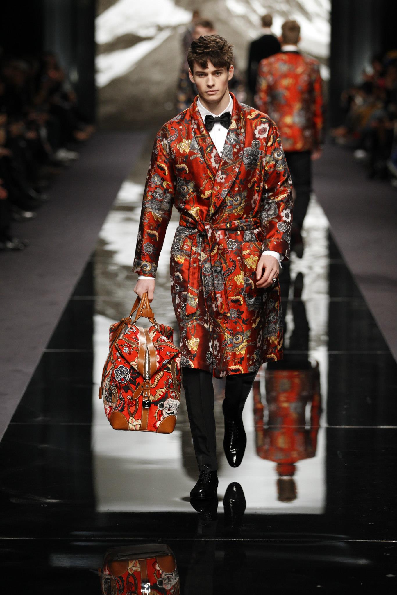 LOUIS VUITTON RTW FW 2013 - Lobster and Swan