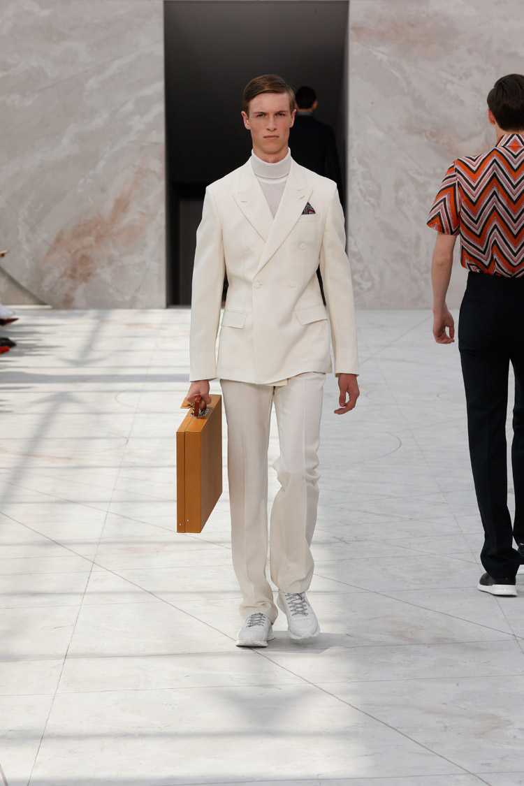 Male elegance- a collection of Louis Vuitton - Auctionet
