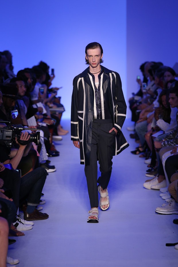 Louis Vuitton Fall 2016 Menswear Fashion Show