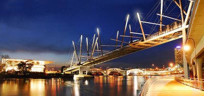 Tank Street Bridge in Brisbane - DSCENE