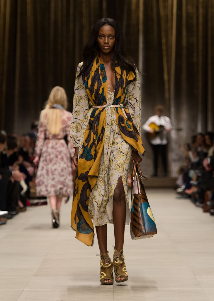 Burberry Prorsum AW14 Womenswear Runway Show