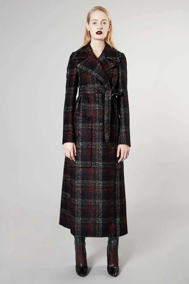 Alessandro Dell’Acqua Presents The New ROCHAS Pre Fall Collection