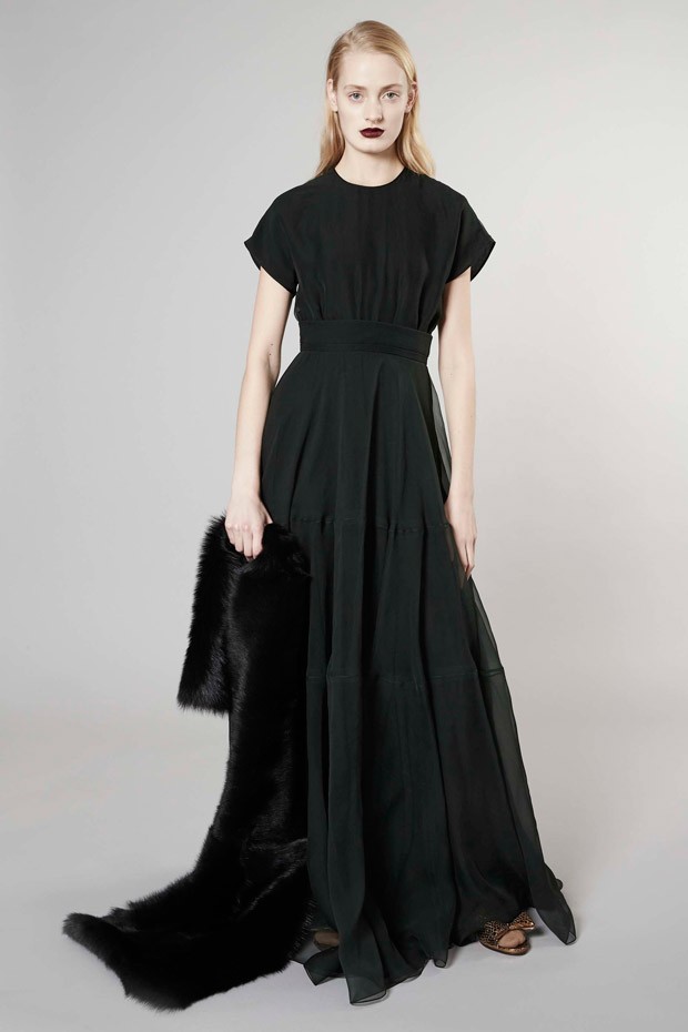 Alessandro Dell’Acqua Presents The New ROCHAS Pre Fall Collection