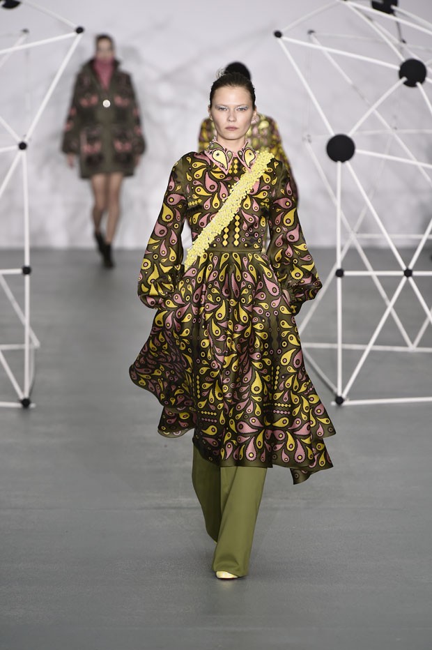 #LFW Holly Fulton Womenswear Fall Winter 2016 - DSCENE