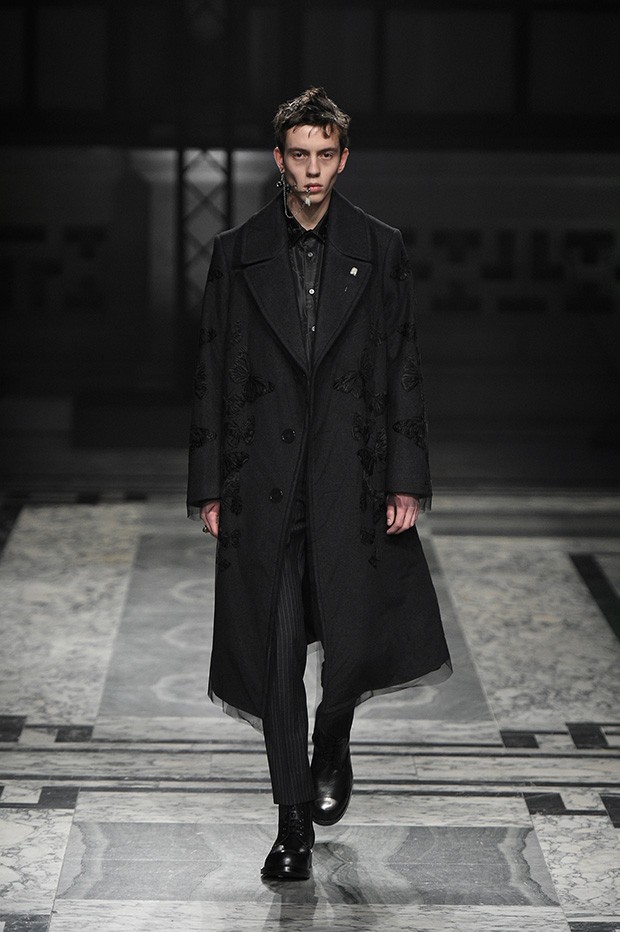 #LCM Alexander McQueen Menswear Fall Winter 2016.17 Collection - DSCENE