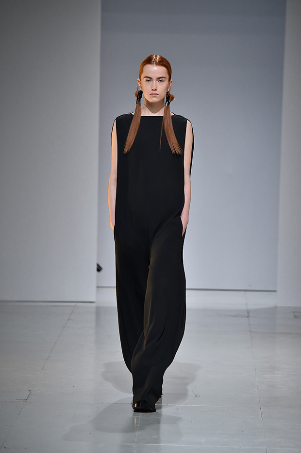 #PFW Chalayan Fall Winter 2016/17 Collection - Design Scene