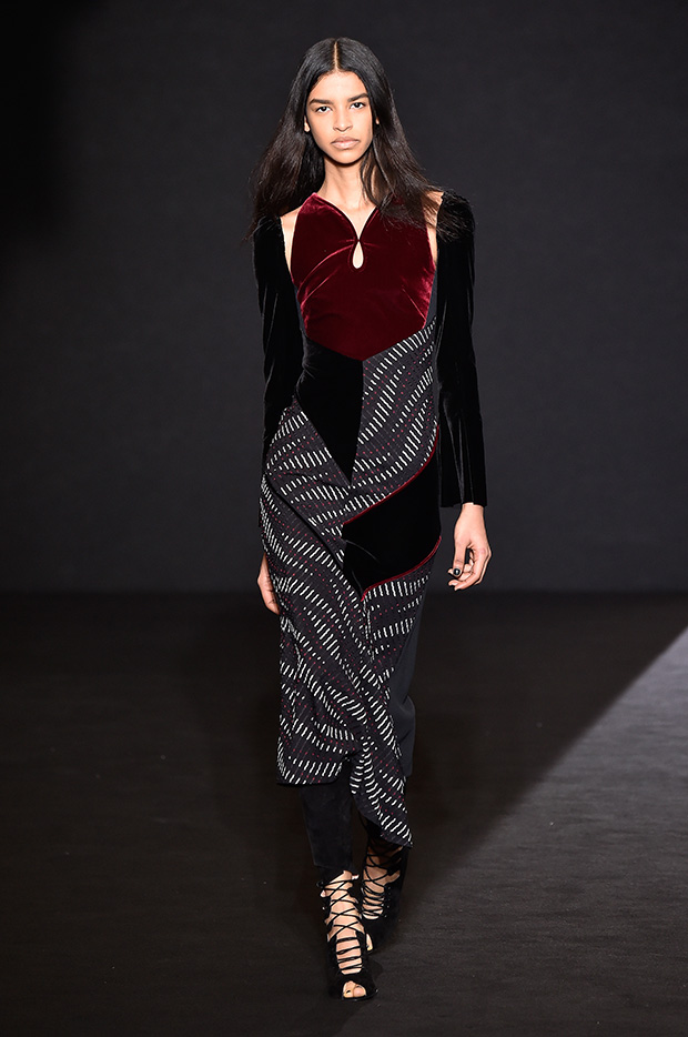 PFW Roland Mouret Fall Winter 2016/17 Collection Design Scene