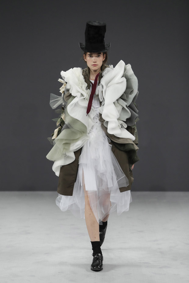 Viktor & Rolf Fall Winter 2016 Couture Collection