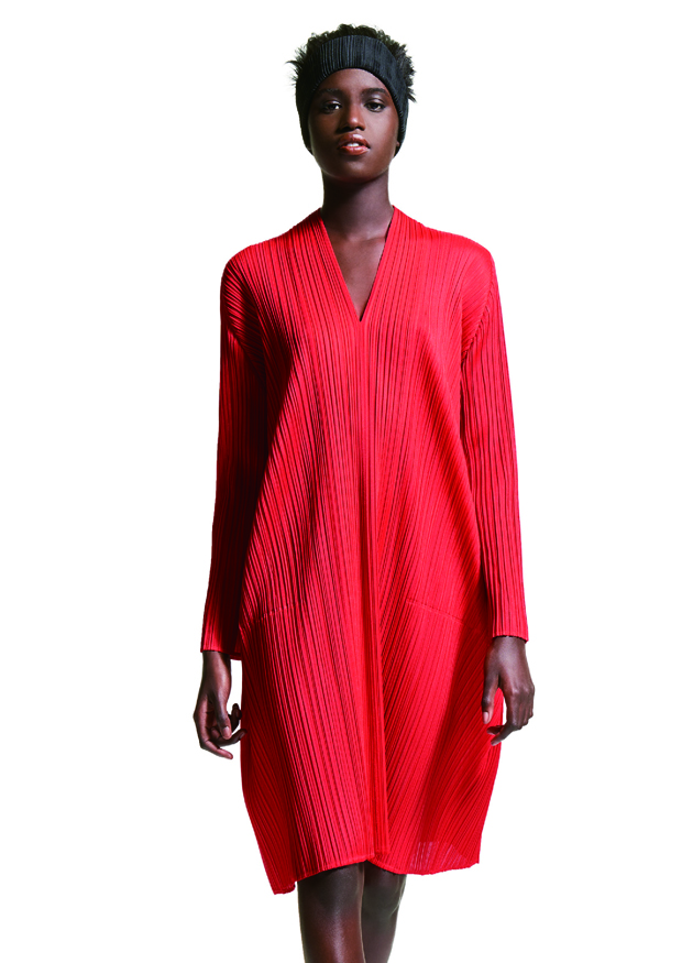 PLEATS PLEASE ISSEY MIYAKE