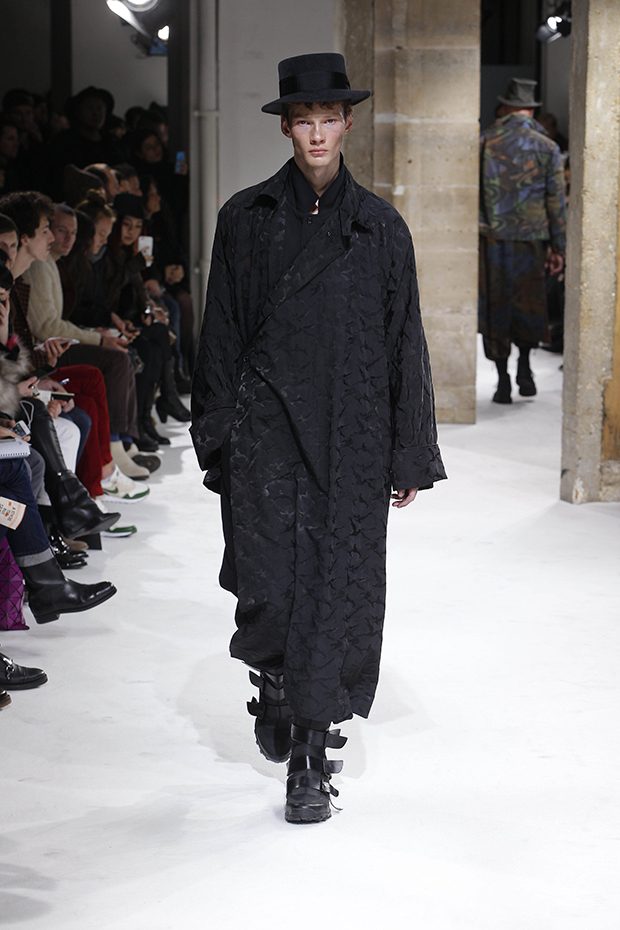 #PFW YOHJI YAMAMOTO Fall Winter 2017.18 Collection - DSCENE