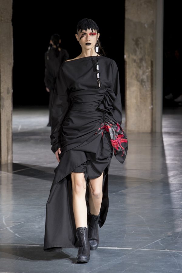 PFW: YOHJI YAMAMOTO Fall Winter 2017.18 Collection