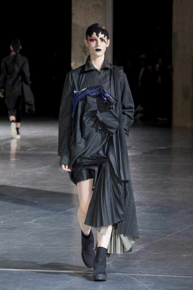 PFW: YOHJI YAMAMOTO Fall Winter 2017.18 Collection