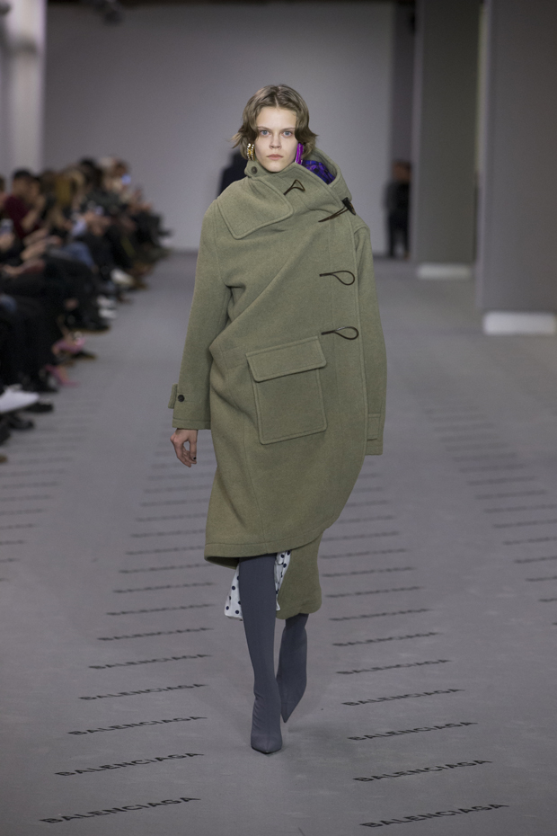 PFW: BALENCIAGA Fall Winter 2017.18 Collection