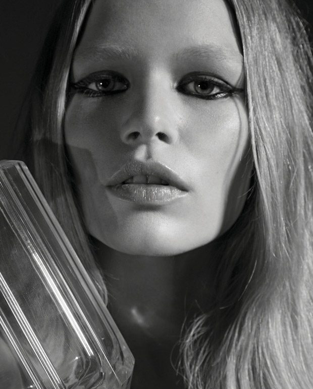 Supermodel Anna Ewers is the Cover Girl of Grazia Germany Big Beauty Issue
