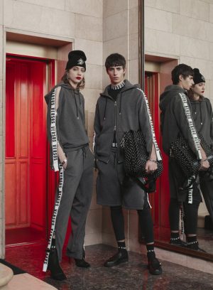 Versus Versace Pre-Fall 2017 Collection