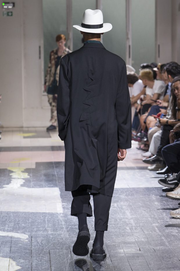 #PFW: YOHJI YAMAMOTO Spring Summer 2018 Collection