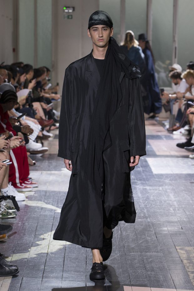 #PFW: YOHJI YAMAMOTO Spring Summer 2018 Collection