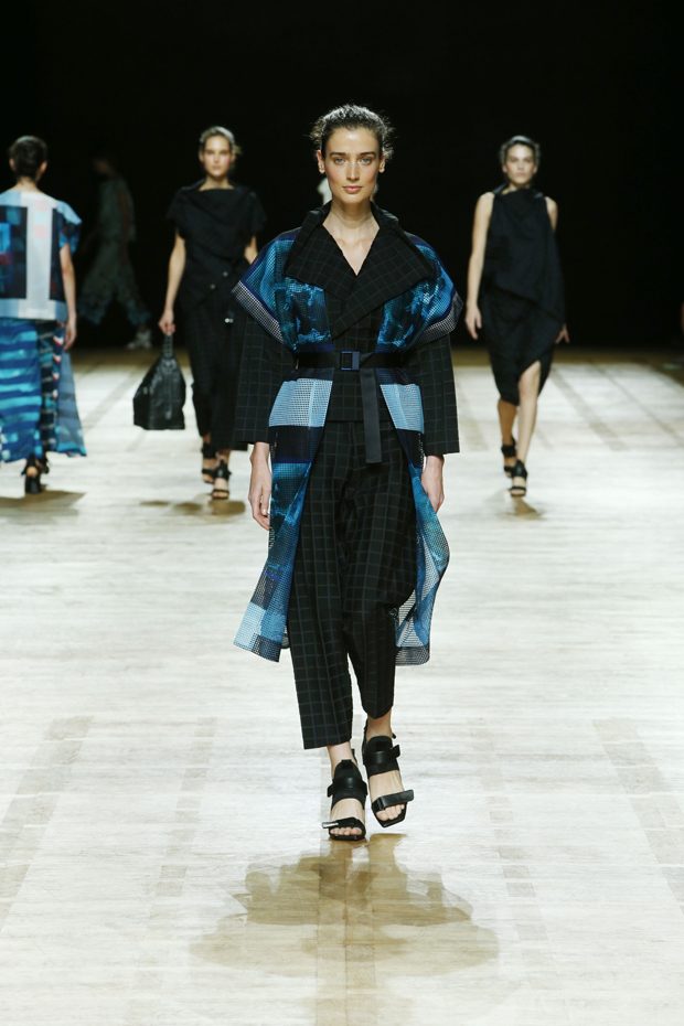 #PFW: Issey Miyake Spring Summer 2018 Collection - DSCENE