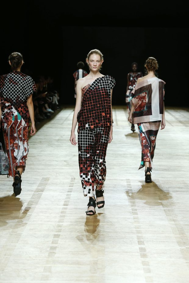 #PFW: Issey Miyake Spring Summer 2018 Collection - Design Scene