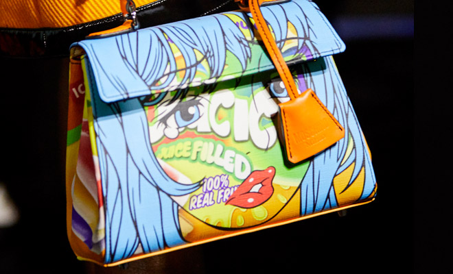 Moschino 2025 eyes bag