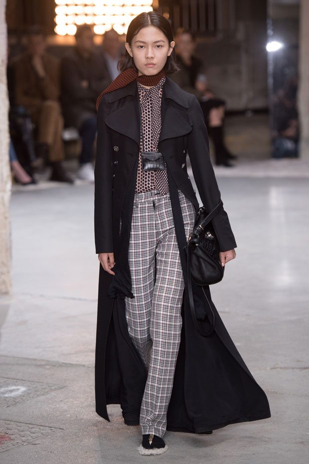 PFW: Giambattista Valli Fall Winter 2018.19 Womenswear Collection