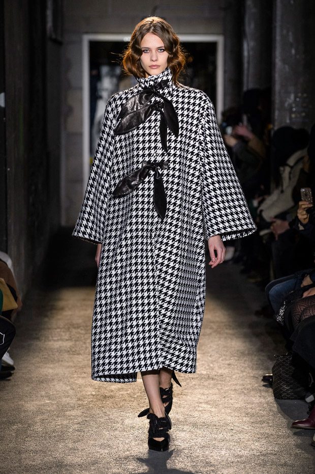 PFW: Victoria / Tomas Fall Winter 2018.19 Womenswear Collection