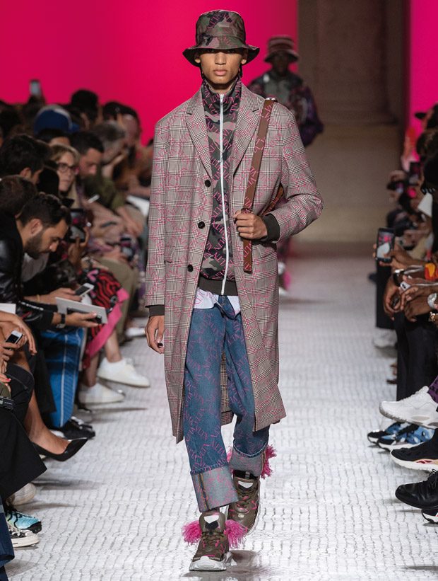 Valentino Spring 2019 Menswear Paris Collection