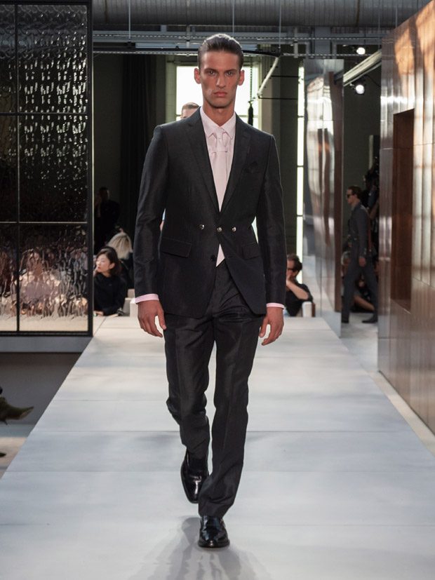 Discover RICCARDO TISCI's First Collection for BURBERRY