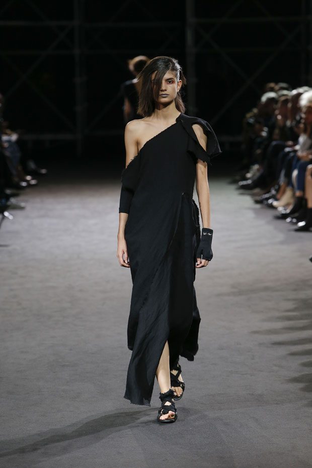 #PFW: YOHJI YAMAMOTO Spring Summer 2019 Collection