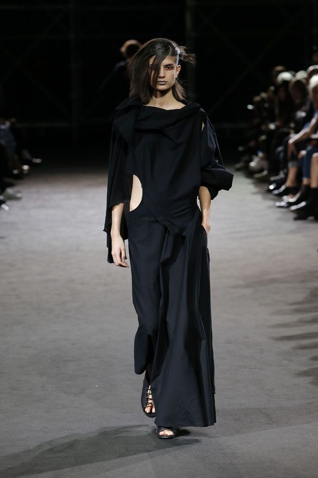 #PFW: YOHJI YAMAMOTO Spring Summer 2019 Collection