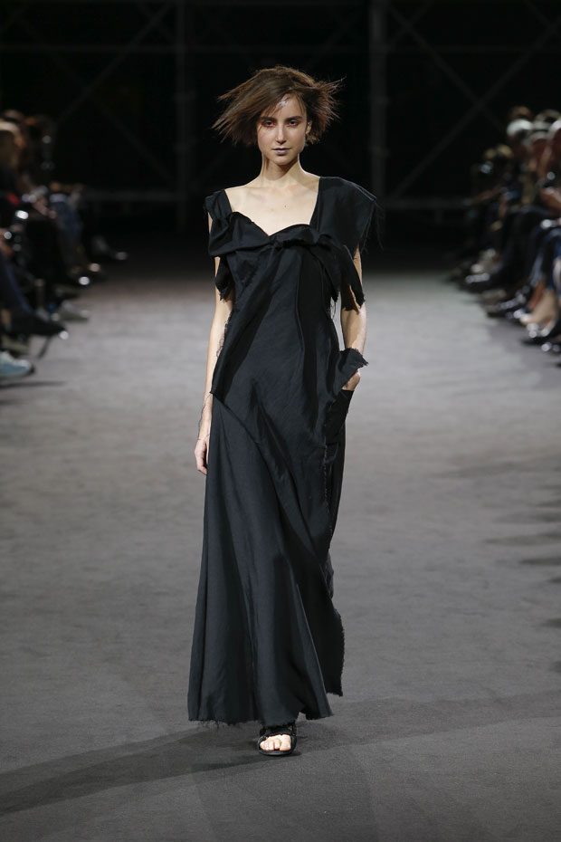 #PFW: YOHJI YAMAMOTO Spring Summer 2019 Collection