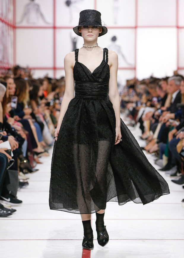 PFW: DIOR Fall Winter 2019.20 Womenswear Collection