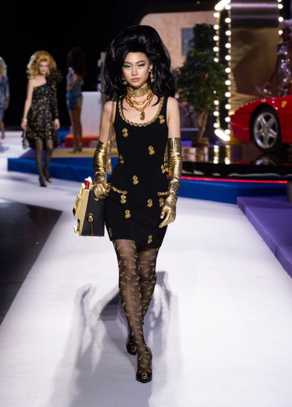 MFW: MOSCHINO Fall Winter 2019.20 Womenswear Collection