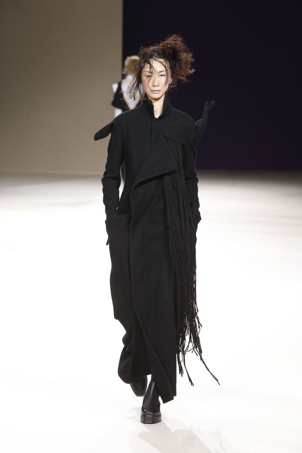 PFW: YOHJI YAMAMOTO Fall Winter 2019.20 Collection