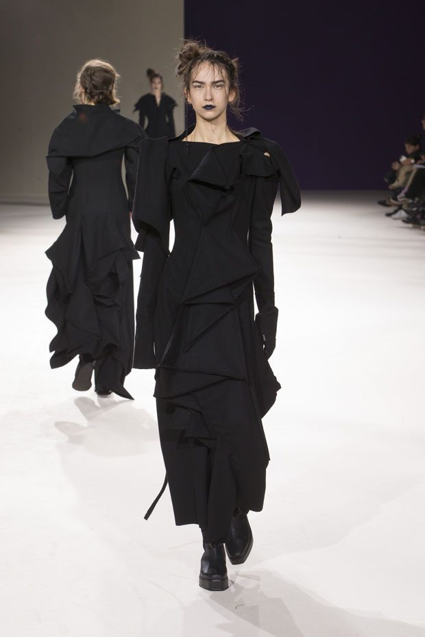 PFW: YOHJI YAMAMOTO Fall Winter 2019.20 Collection