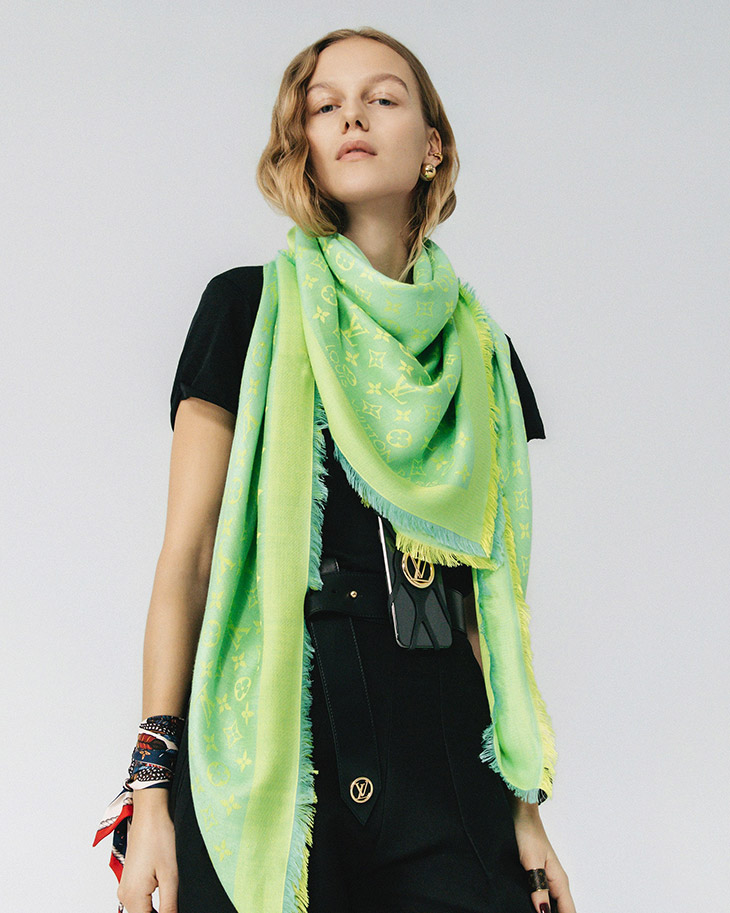 Silk scarf Louis Vuitton Green in Silk - 32187862