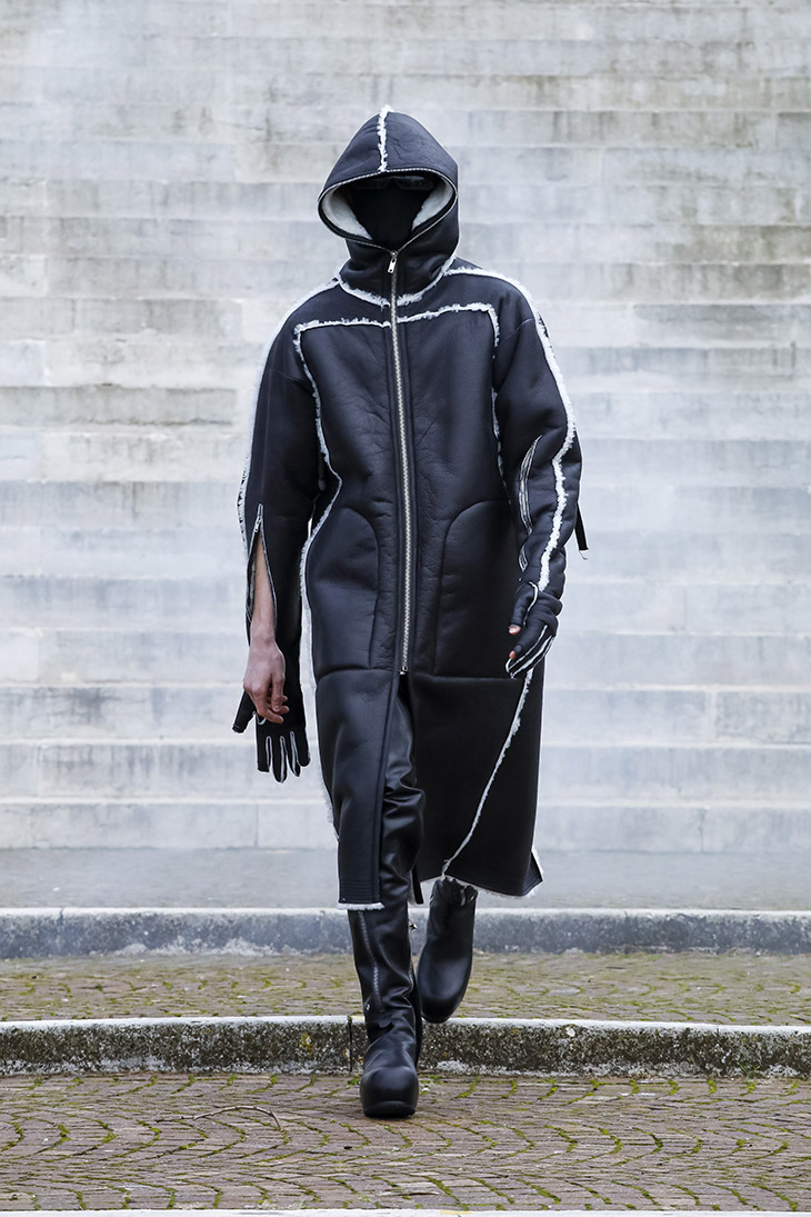 Rick Owens Made Dark and Defiant Men's Wear for Fall 2021 – WWD