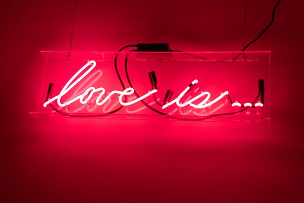 DESIGN TIPS: DIY Guide To Creating Your Own Neon Sign