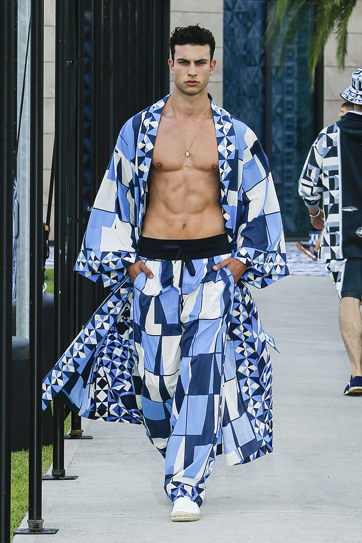 D&G Milan Ready to Wear Spring Summer Male wearing two piece blue