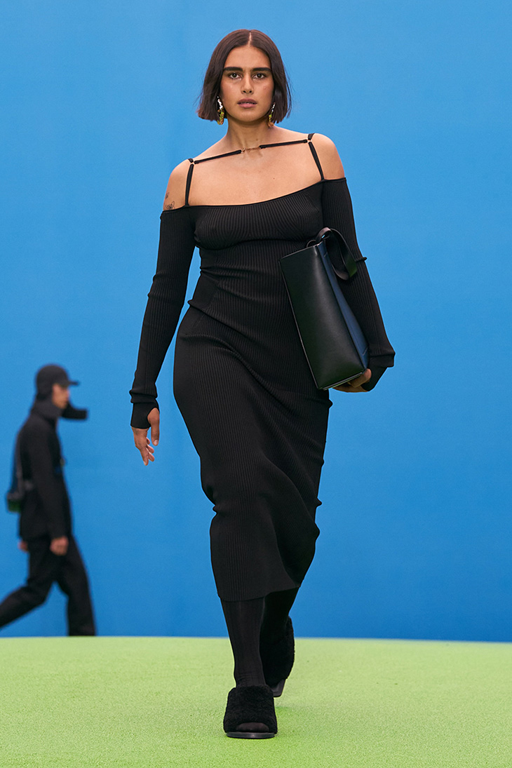 Kendall Jenner - Jacquemus Fall-Winter 2021-2022 Fashion Show in