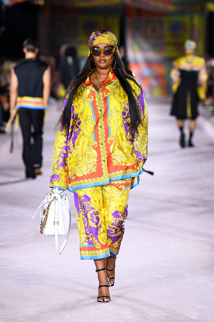 Versace Spring 2022 Collection Matched Flamboyancy and Realness