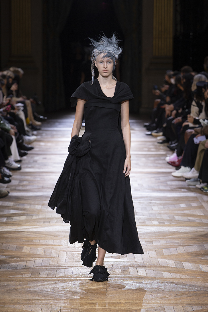 PFW: Yohji Yamamoto Spring Summer 2022 Collection