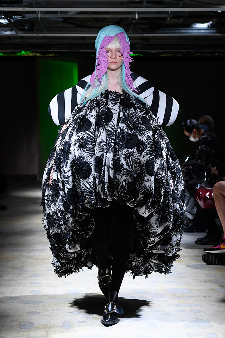 Comme des Garçons Spring Summer 2022 Womenswear Collection