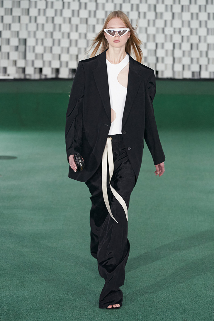 Stella McCartney's Spring 2022 Collection Hugs Shroom Power Sustainability  — Anne of Carversville
