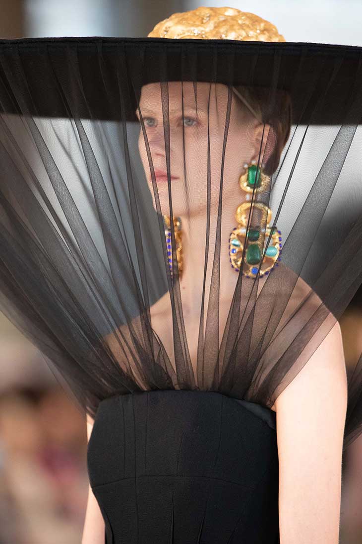 A Closer Look at Schiaparelli SS22 Haute Couture - DSCENE