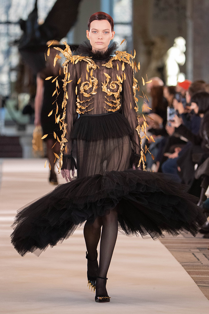 Paris Fashion Week: Schiaparelli Spring/Summer 2022 Haute Couture - A&E  Magazine