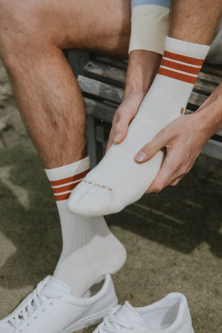 6 Mistakes to Avoid When Wearing Socks