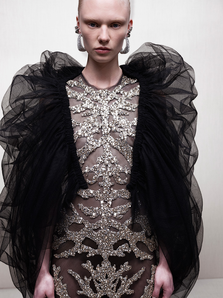 Alexander McQueen Fall 2022 Collection - Fashionista