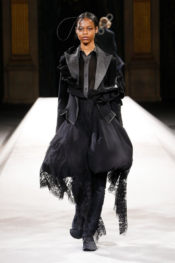 PFW: YOHJI YAMAMOTO Fall Winter 2022.23 Collection