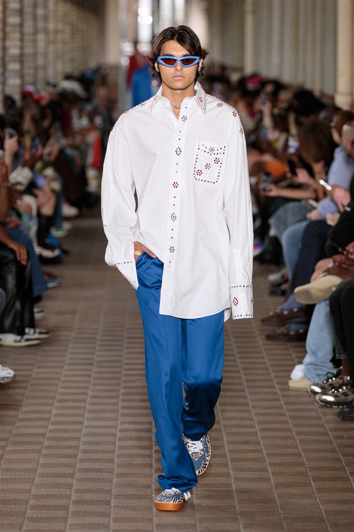 Crisp Culture in 2023  Louis vuitton supreme, Shopping outfit